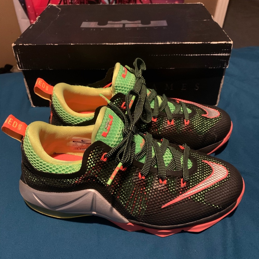 - Lebron 12 lows - Picture 3 of 4
